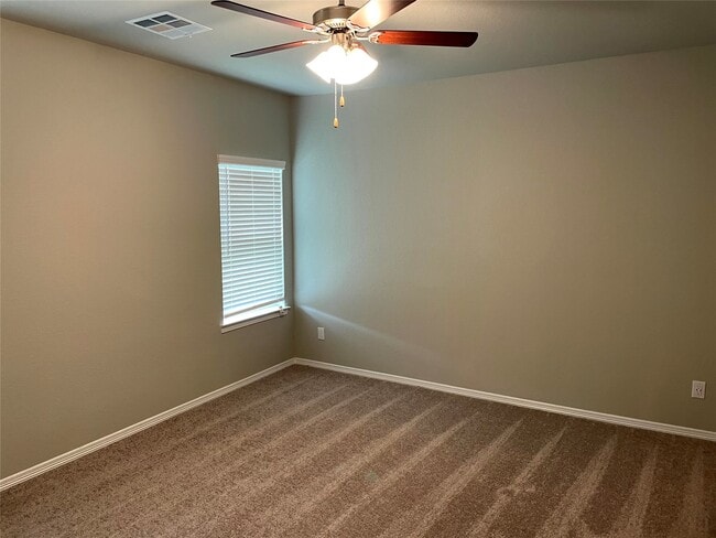 Building Photo - 25456 Northpark Lake Dr