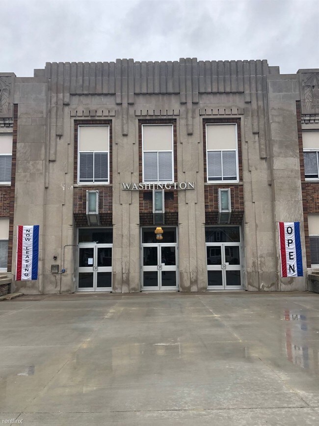 Building Photo - 751 2nd Ave S