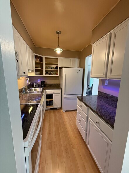 Kitchen Finishing Remodeling now - 287 Lear St