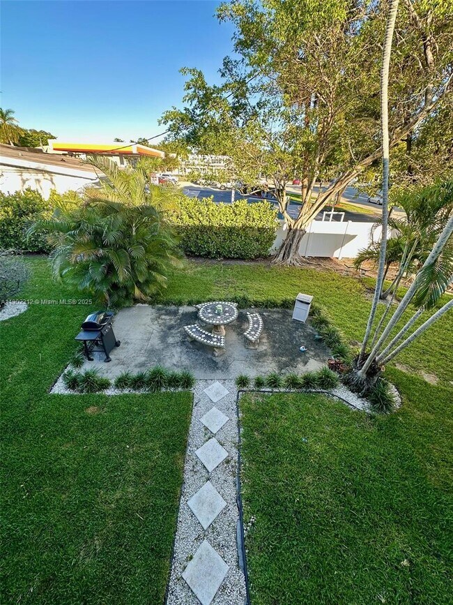 Building Photo - 515 SE 9th St