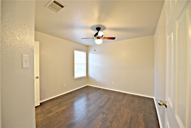 Building Photo - 618 Horizon Trail
