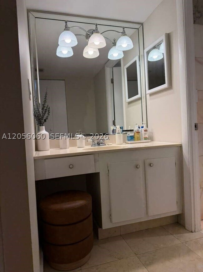 Building Photo - 20335 W Country Club Dr