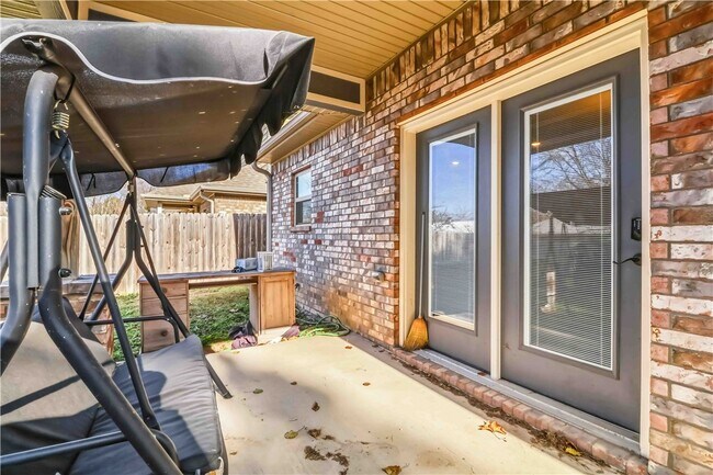 Building Photo - 1299 N Sicily Ln