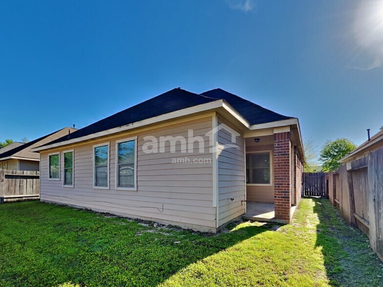 Building Photo - 10224 Forest Glade Ct