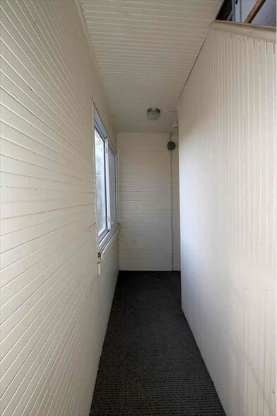 Building Photo - 77 Brantwood Rd