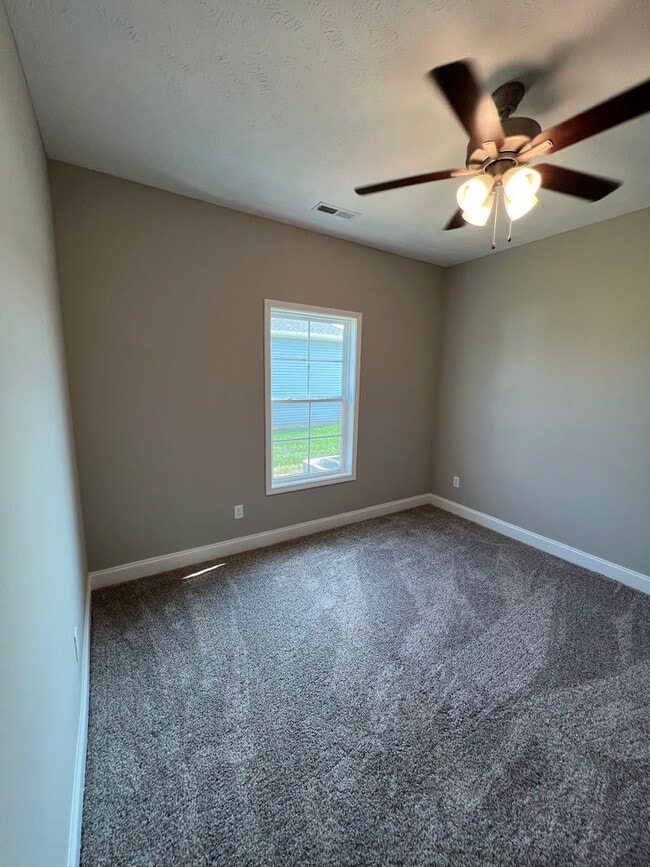 Building Photo - 406 St George Wy