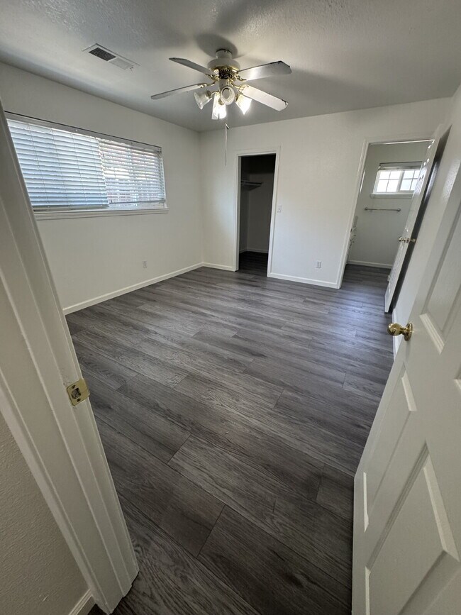 Building Photo - MOVE IN SPECIAL $500 off the rent for the ...