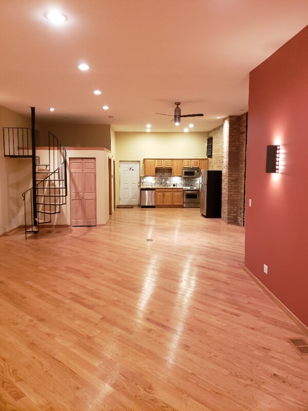 Building Photo - 8058 S Brandon Ave