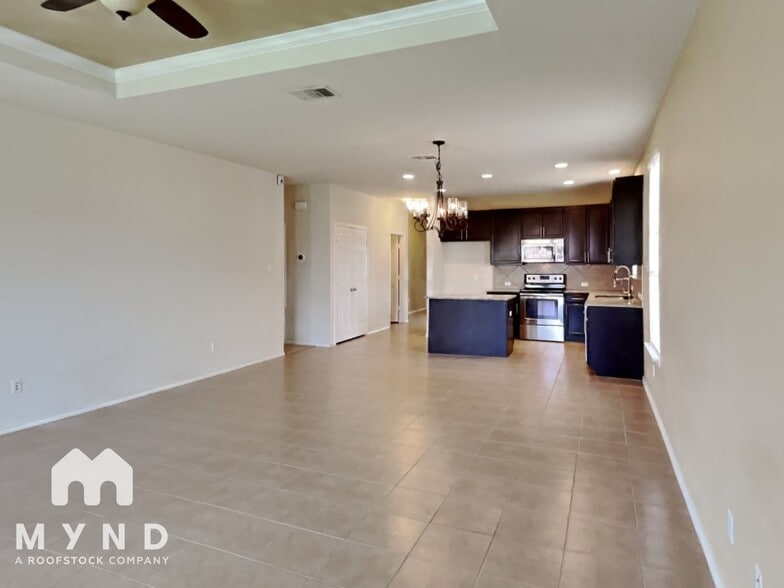 Building Photo - 300 Golden Butterfly Dr