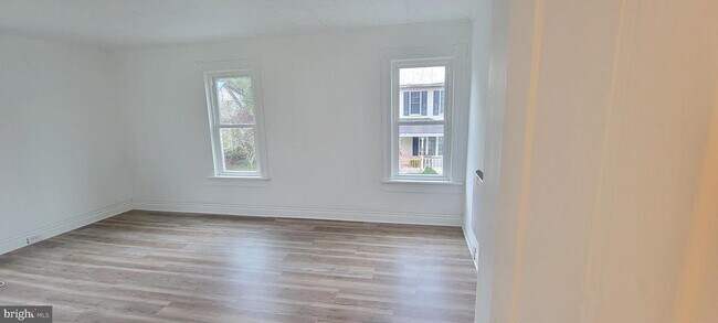 Building Photo - 14208 Temple St