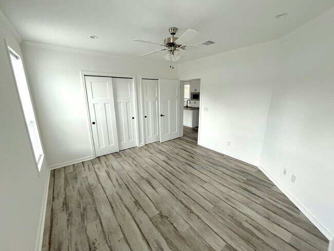 Building Photo - 5364 Bahia Wy