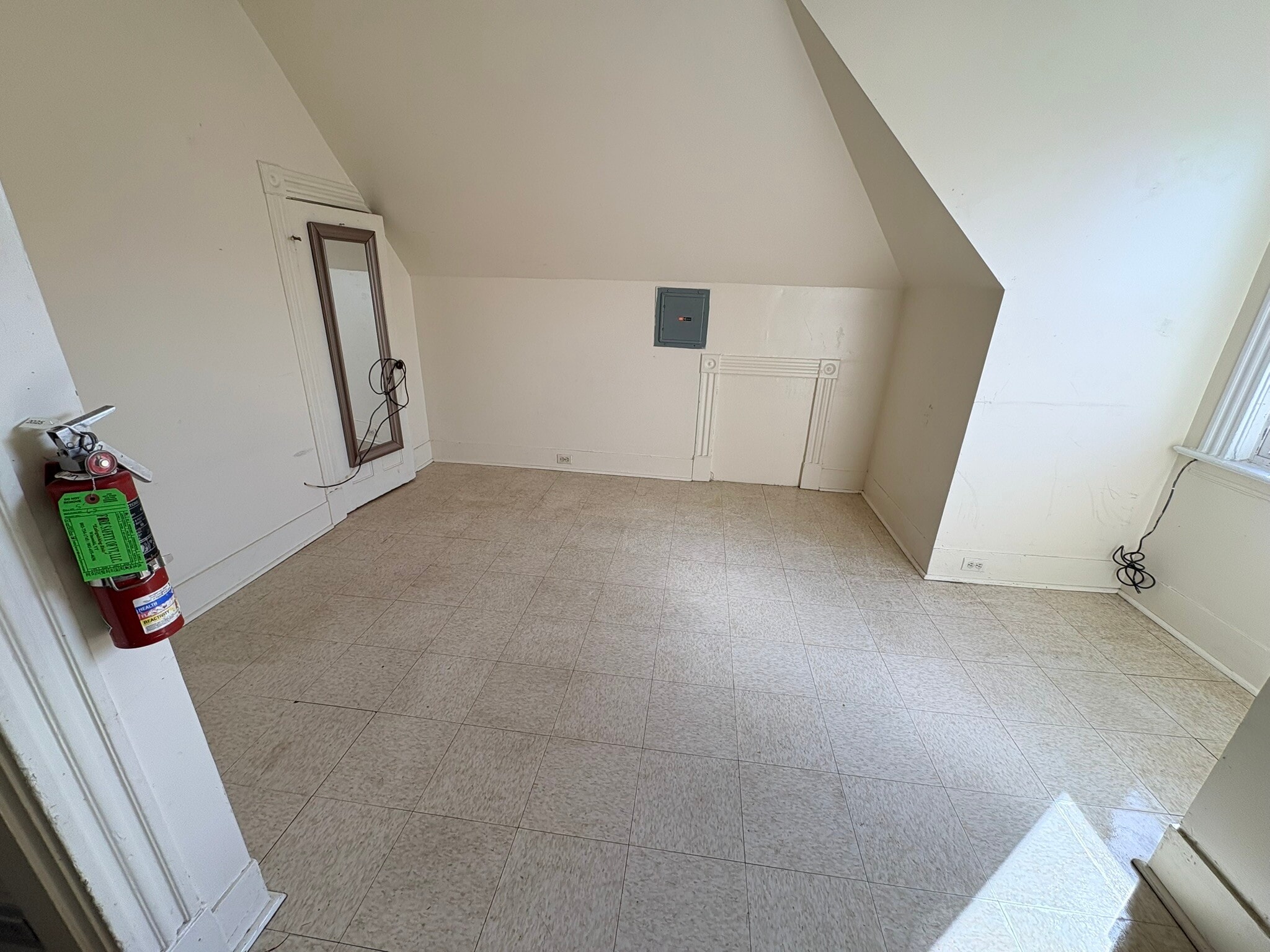 Building Photo - 55 Buell St