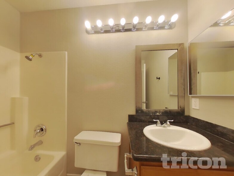 Building Photo - 4401 Montara Dr