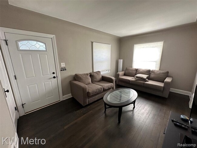 Building Photo - 21503 Collingham Ave