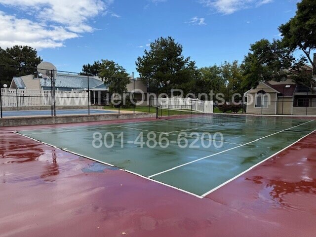 Building Photo - move in special: $500 off first months rent