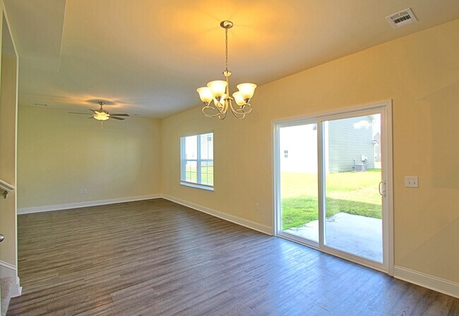 Building Photo - 711 Mill Creek Cir