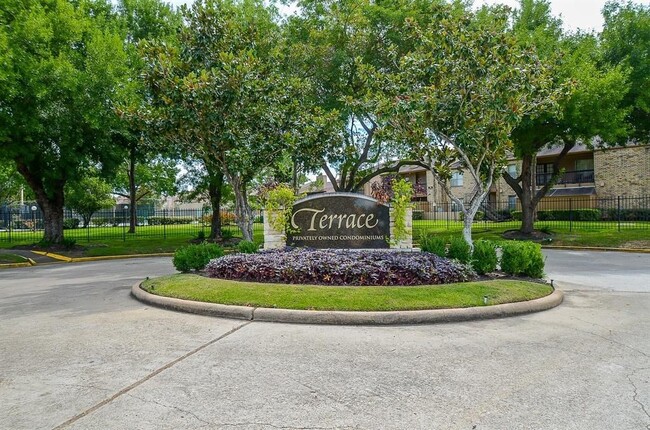 Building Photo - 10555 Turtlewood Ct