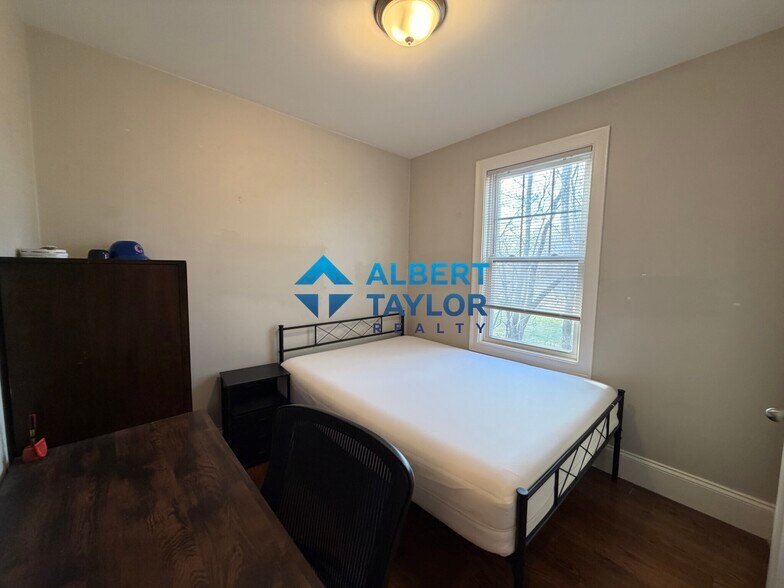 Building Photo - 275 Parker Hill Ave