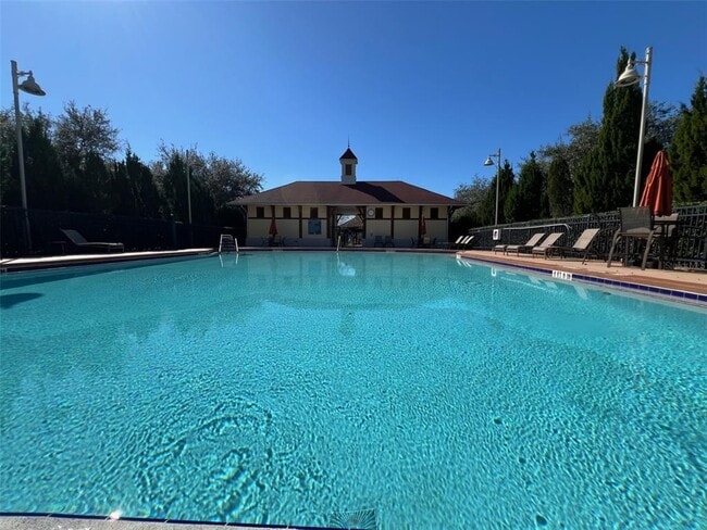 Building Photo - 205 Redbud St