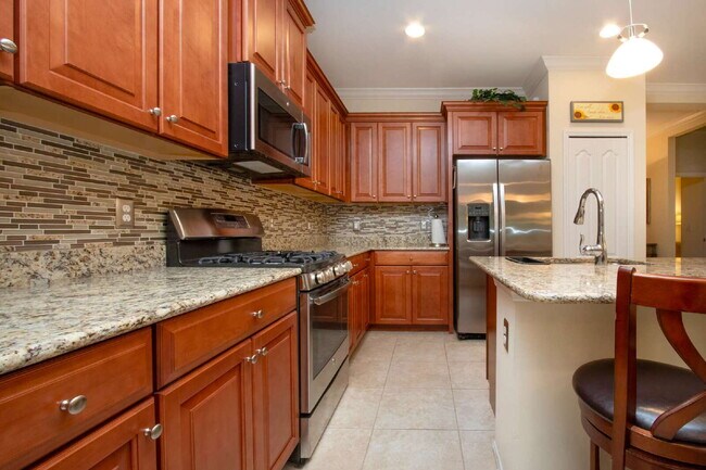 Building Photo - 4920 Maymont Park Cir