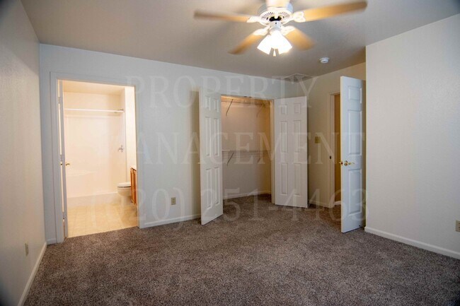 Building Photo - 2 Bedroom 2 Bath