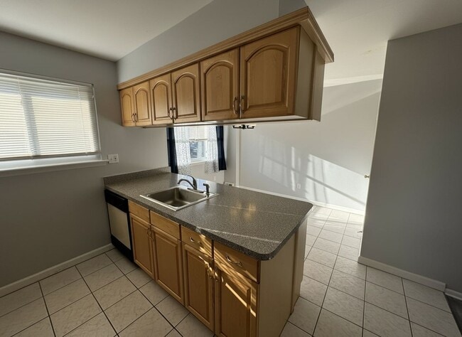 Building Photo - Spacious 4BR Home with Garage in Northeast Philadelphia