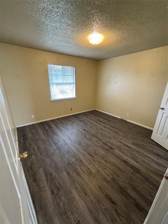 Building Photo - 2101 Granberry Dr