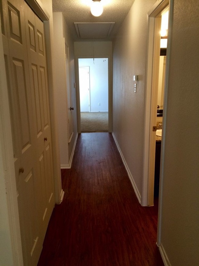 Building Photo - Duplex for Rent