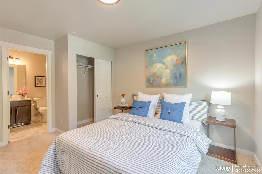 Building Photo - 13717 Admiralty Way