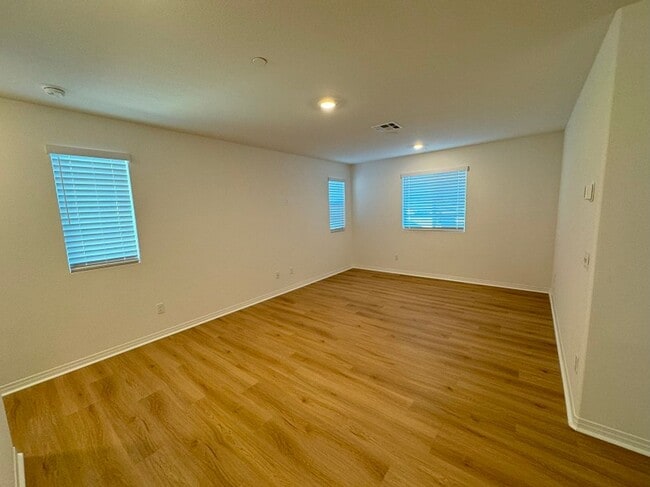 Building Photo - Brand new house at Winchester road in Brand New Willow Springs community - close to everywhere