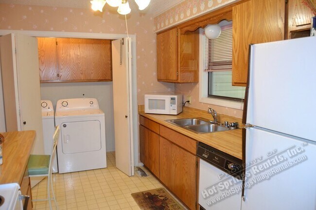 Building Photo - 6 Vilaseca Ln
