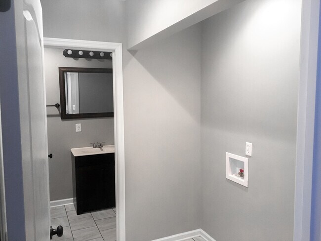 Building Photo - 1410 Beth St NW