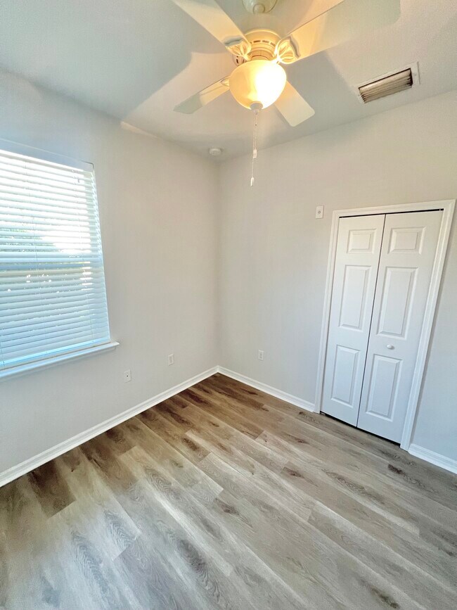 Bedroom 3 - 5427 Soapstone Pl