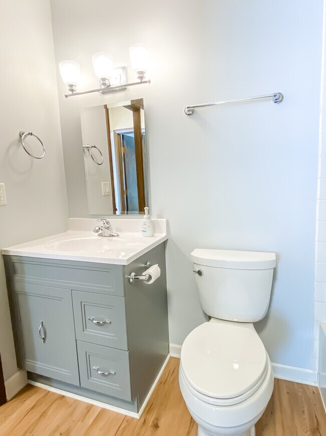 Building Photo - 643 Wilbur Ct