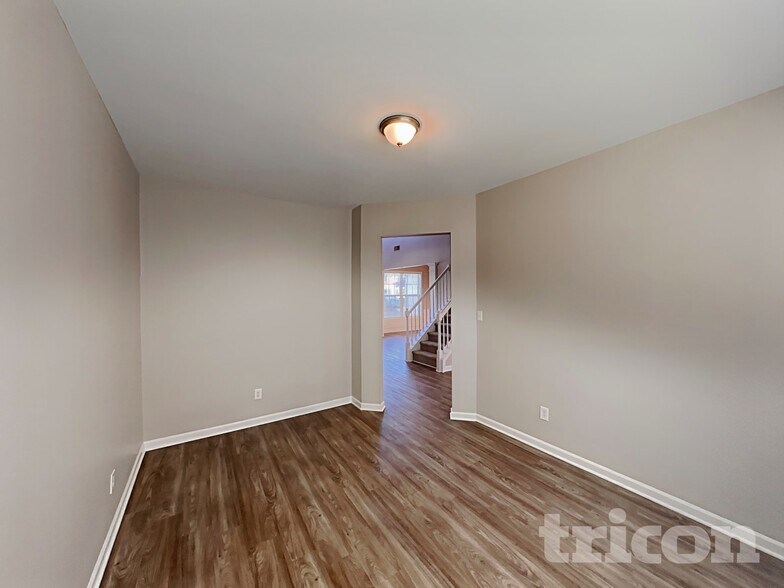 Building Photo - 1324 Pondhaven Dr