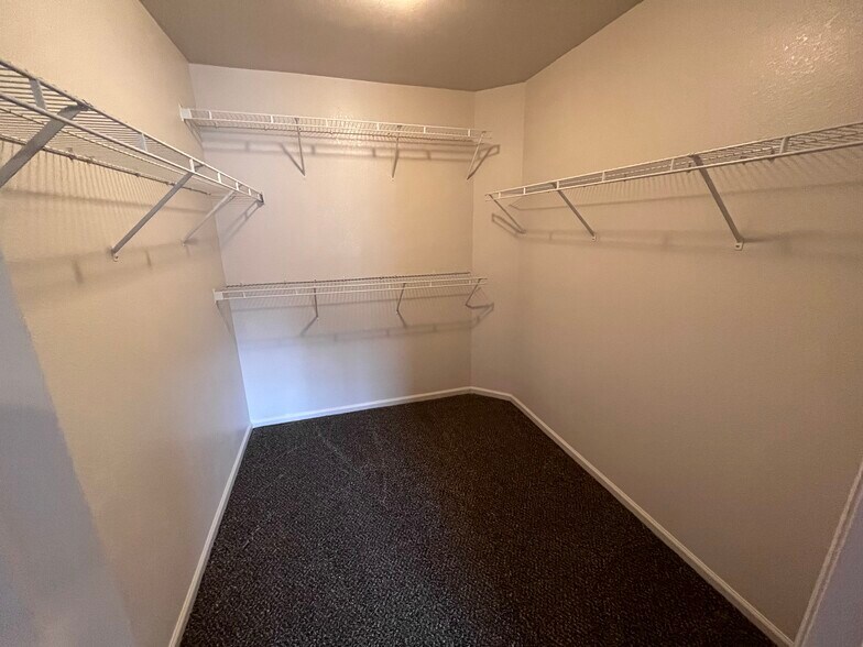 Building Photo - 1888 Reilly Grv