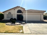 Building Photo - 1667 S Sycamore Pl