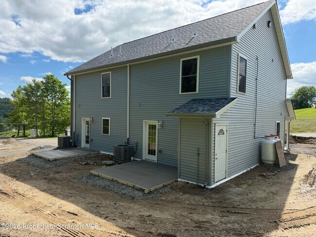 Building Photo - 1068 Lakeland Dr
