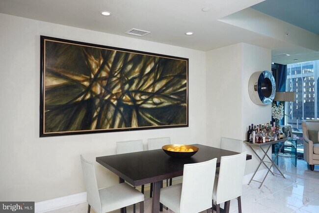 Building Photo - 1881 N Nash St