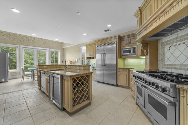 Building Photo - 1 Euclid Rd