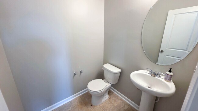 Building Photo - 148 Long Leaf Pine Dr
