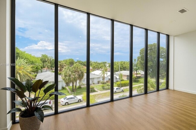 Building Photo - 1950 Fletcher St