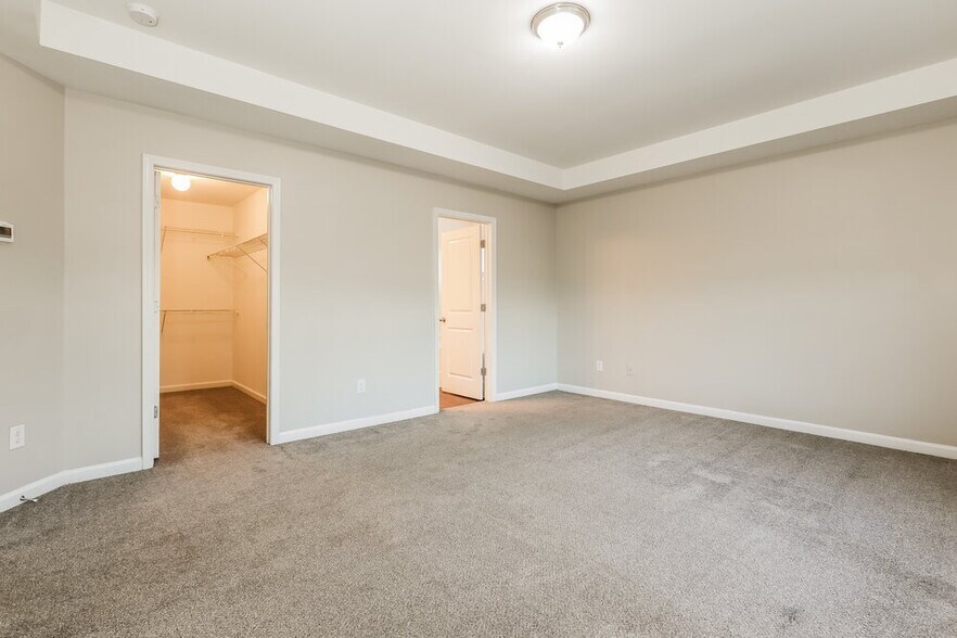 Building Photo - 705 Armitage Way