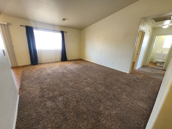 Building Photo - Beautiful 3 bedroom  2 bath