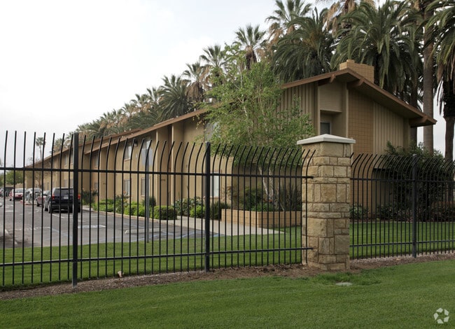 Primary Photo - University Place Apartments