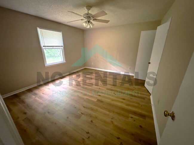 Building Photo - 663 Sunnybrook Rd