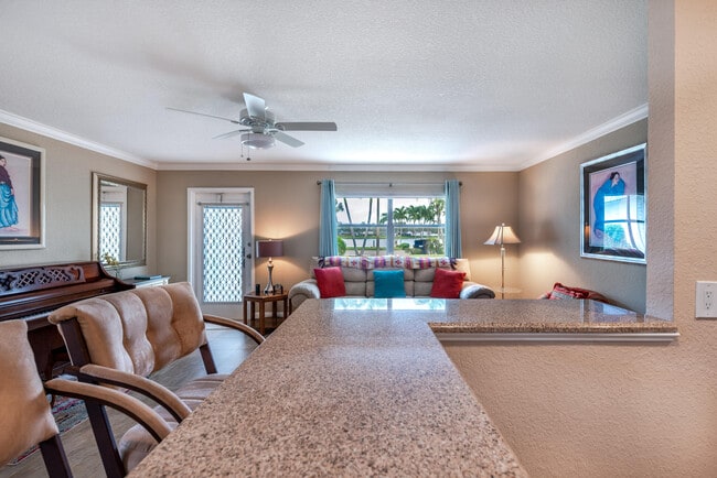 Building Photo - 38 Waterford Way