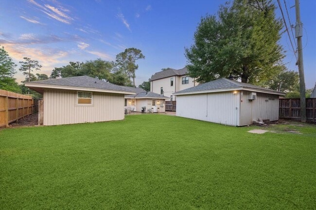 Building Photo - 10826 Lasso Ln