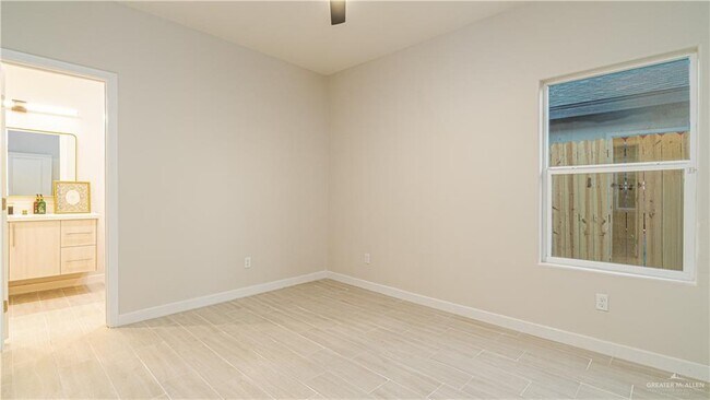 Building Photo - 20 N 25th St