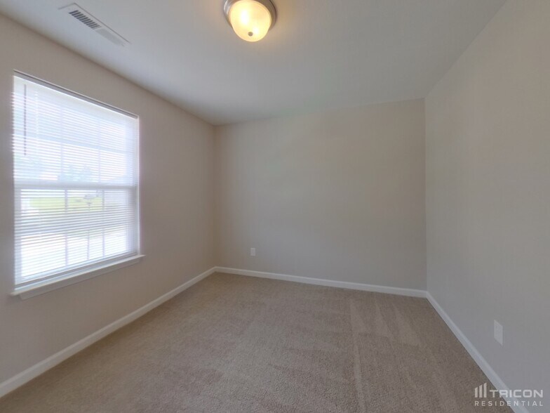 Building Photo - 657 Switchback Ct